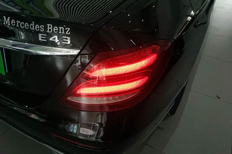 Used Mercedes-Benz E-Class 2019 E 300 L Luxury Model Right Rear Taillight