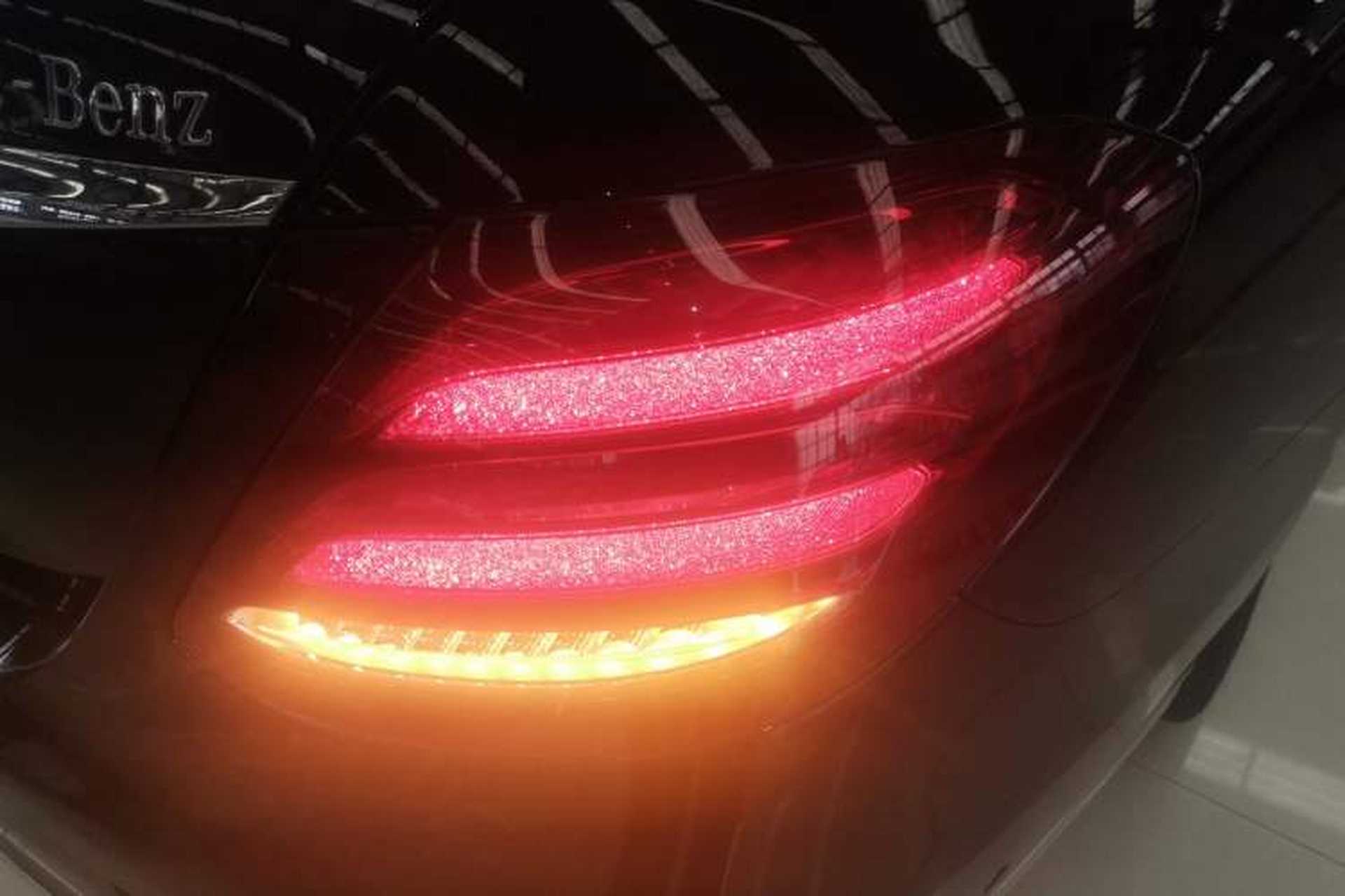 Used Mercedes-Benz E-Class 2019 Facelifted E 300 L Stylish Version Right Rear Taillight