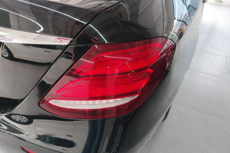 Used Mercedes-Benz E-Class 2019 E 300 L Luxury Model Right Rear Taillight