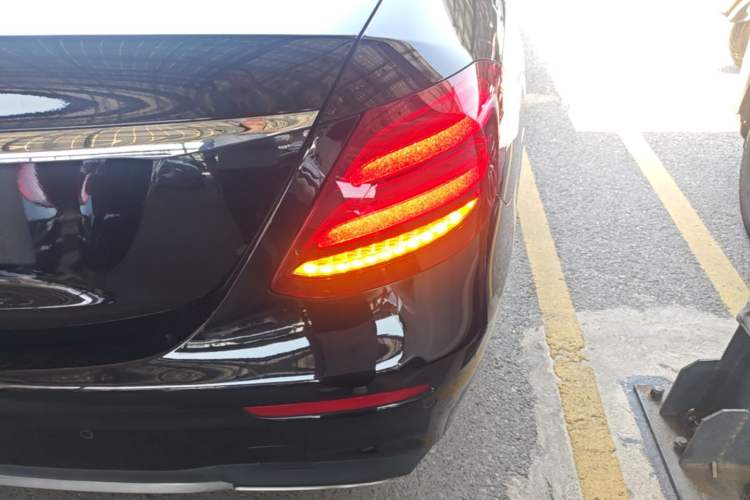 Used Mercedes-Benz E-Class 2019 Restyled E 300 L Sport Luxury Edition Right Rear Taillight