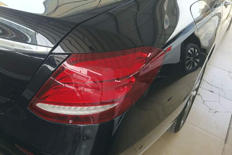 Used Mercedes-Benz E-Class 2019 Facelifted E 300 L Stylish Version Right Rear Taillight