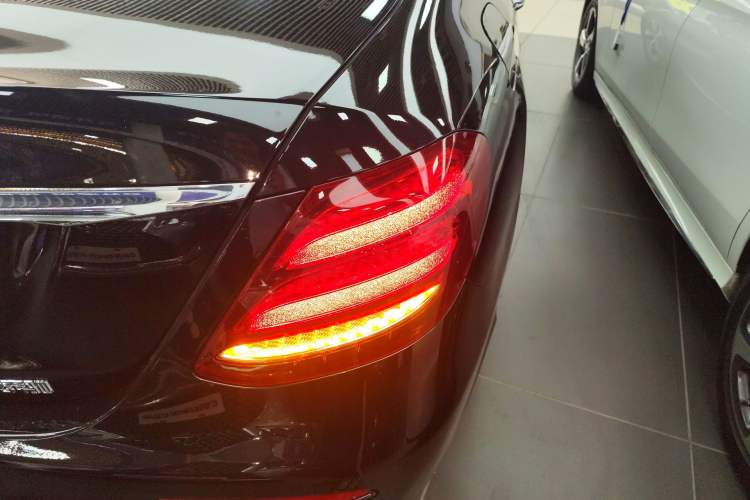 Used Mercedes-Benz E-Class 2019 Restyled E 300 L Sporty and Stylish Edition Right Rear Taillight