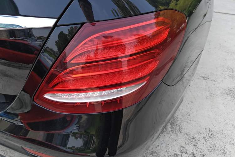 Used Mercedes-Benz E-Class 2019 E 300 L Sporty and Stylish Model Right Rear Taillight