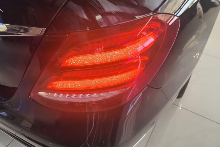 Used Mercedes-Benz E-Class 2019 E 200 L Right Rear Taillight