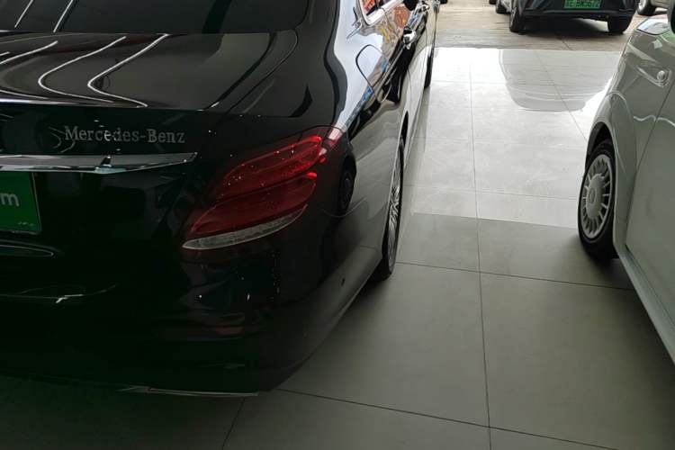 Used Mercedes-Benz E-Class 2019 Restyled E 300 L Sporty and Stylish Edition Right Rear Taillight