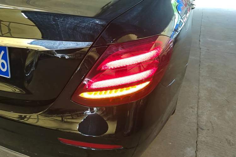 Used Mercedes-Benz E-Class 2019 Restyled E 300 L Sport Luxury Edition Right Rear Taillight
