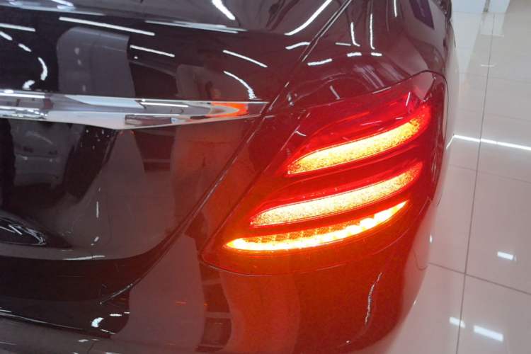 Used Mercedes-Benz E-Class 2019 Restyled E 300 L Sporty and Stylish Edition Right Rear Taillight