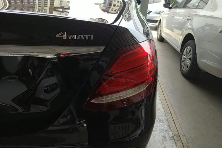 Used Mercedes-Benz E-Class 2019 E 260 L Sport 4MATIC Right Rear Taillight