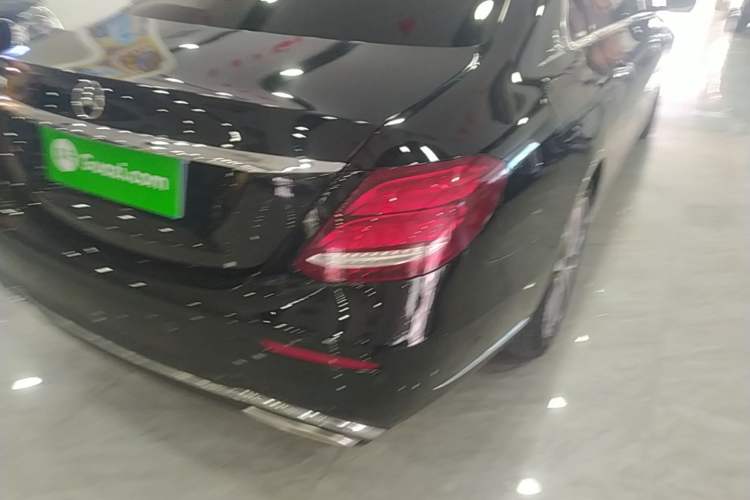 Used Mercedes-Benz E-Class 2019 Facelifted E 300 L Stylish Version Right Rear Taillight