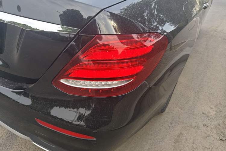 Used Mercedes-Benz E-Class 2019 Restyled E 300 L Sport Luxury Edition Right Rear Taillight