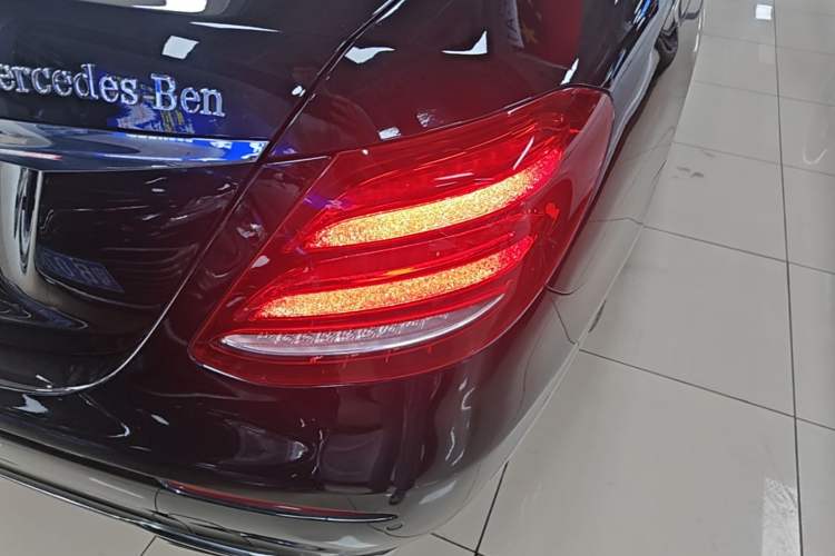 Used Mercedes-Benz E-Class 2019 Facelifted E 300 L Stylish Version Right Rear Taillight