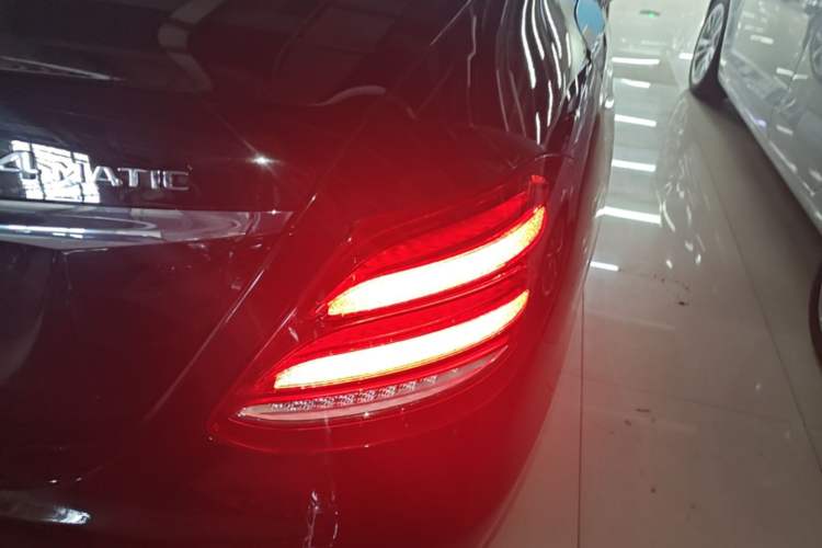 Used Mercedes-Benz E-Class 2019 E 200 L Sport 4MATIC Right Rear Taillight