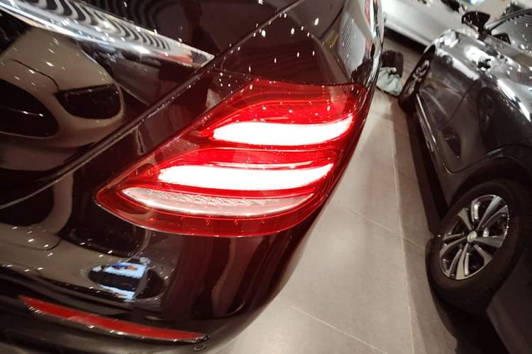 Used Mercedes-Benz E-Class 2019 E 200 L Sport Edition Right Rear Taillight