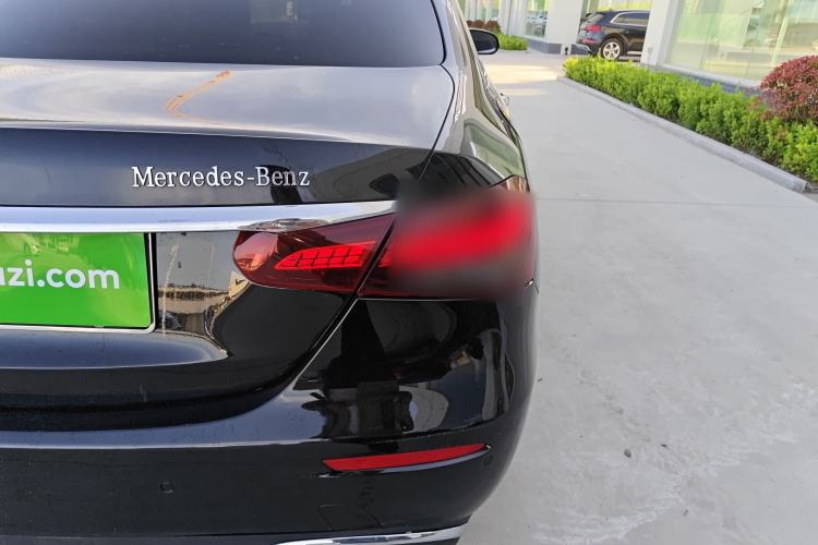 Used Mercedes-Benz E-Class 2019 E 300 L Sporty and Stylish Model Right Rear Taillight