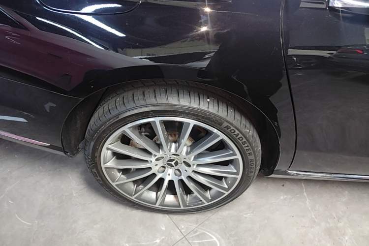 Used Mercedes-Benz E-Class 2019 E 200 L Right Rear Wheel Hub