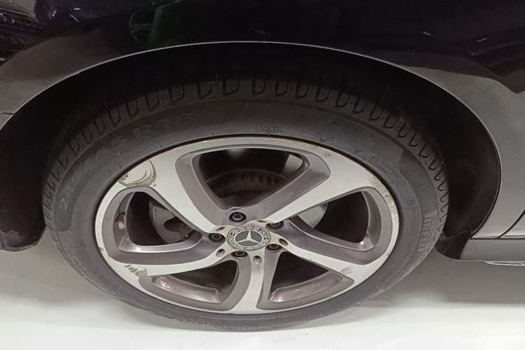 Used Mercedes-Benz E-Class 2019 Restyled E 300 L Sporty and Stylish Edition Right Rear Wheel Hub