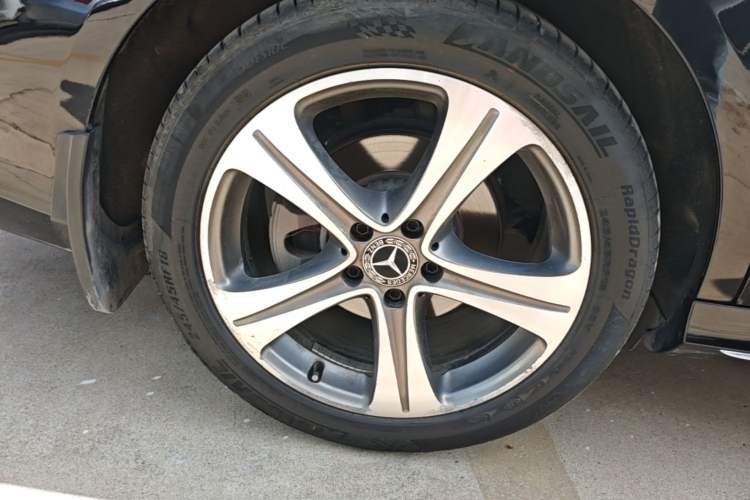 Used Mercedes-Benz E-Class 2019 E 200 L Sport Edition Right Rear Wheel Hub