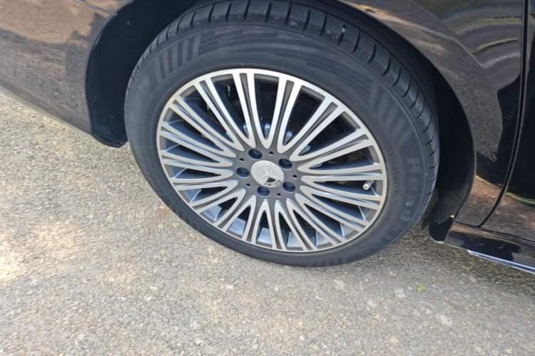 Used Mercedes-Benz E-Class 2019 Restyled E 300 L Sport Luxury Edition Right Rear Wheel Hub