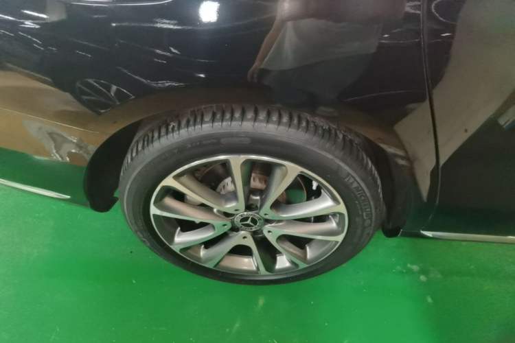 Used Mercedes-Benz E-Class 2019 E 300 L Luxury Model Right Rear Wheel Hub