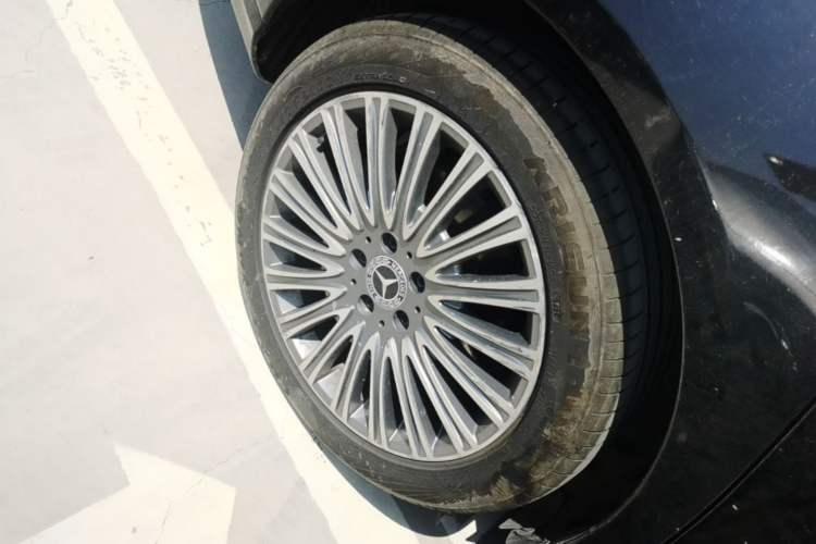 Used Mercedes-Benz E-Class 2019 Facelifted E 300 L Stylish Version Right Rear Wheel Hub