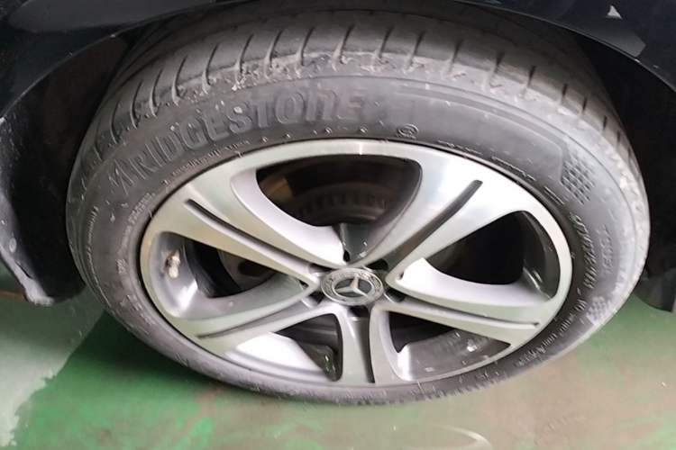 Used Mercedes-Benz E-Class 2019 E 260 L Sport Edition Right Rear Wheel Hub