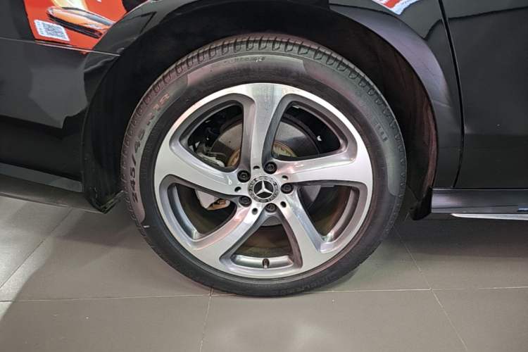Used Mercedes-Benz E-Class 2019 E 300 L Sport Luxury Edition Right Rear Wheel Hub