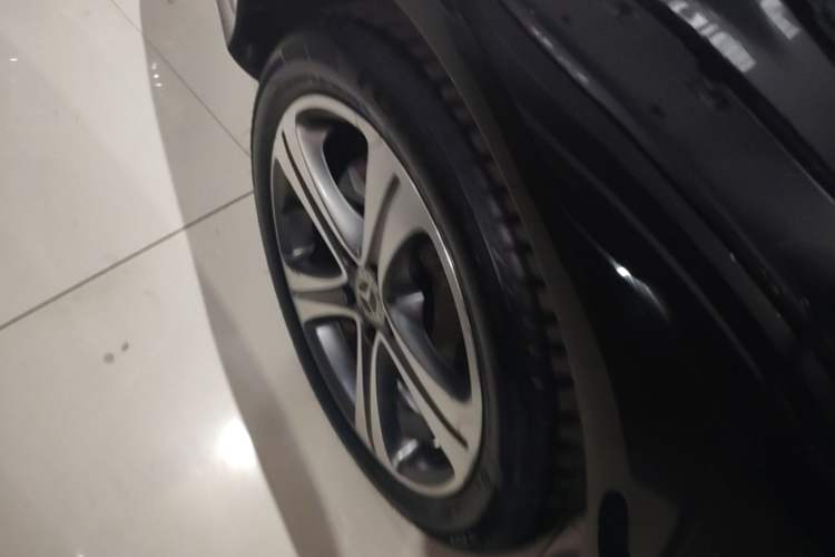 Used Mercedes-Benz E-Class 2019 E 200 L Sport Edition Right Rear Wheel Hub