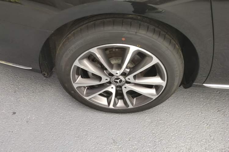 Used Mercedes-Benz E-Class 2019 E 300 L Stylish Model Right Rear Wheel Hub