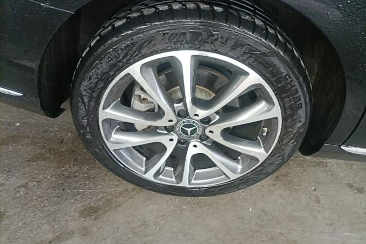 Used Mercedes-Benz E-Class 2019 Facelifted E 300 L Stylish Version Right Rear Wheel Hub