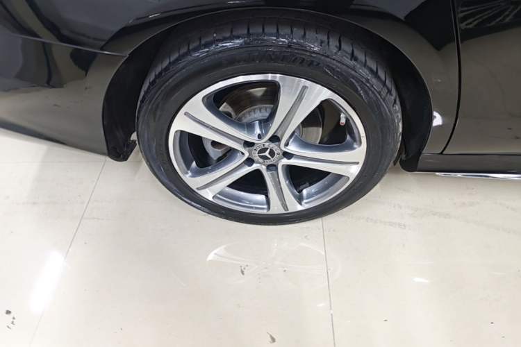 Used Mercedes-Benz E-Class 2019 E 260 L Sport Edition Right Rear Wheel Hub