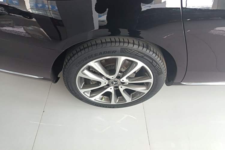Used Mercedes-Benz E-Class 2019 Restyled E 300 L Luxury Edition Right Rear Wheel Hub