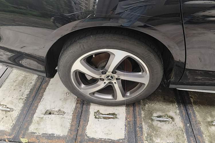 Used Mercedes-Benz E-Class 2019 Restyled E 300 L Sporty and Stylish Edition Right Rear Wheel Hub