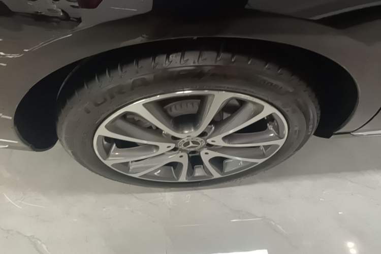 Used Mercedes-Benz E-Class 2019 E 200 L Right Rear Wheel Hub