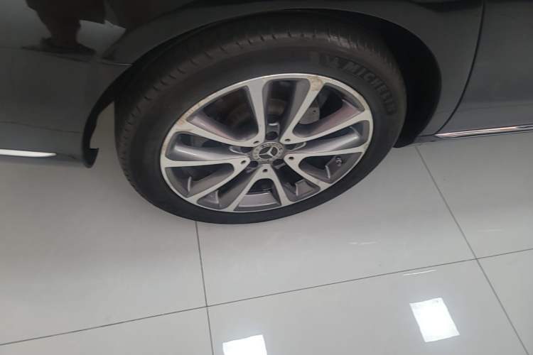 Used Mercedes-Benz E-Class 2019 E 260 L 4MATIC Right Rear Wheel Hub