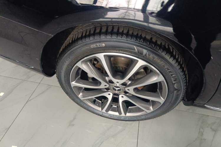 Used Mercedes-Benz E-Class 2019 E 300 L Stylish Model Right Rear Wheel Hub