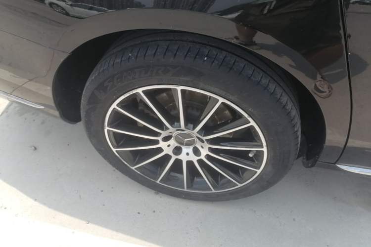 Used Mercedes-Benz E-Class 2019 E 200 L Right Rear Wheel Hub