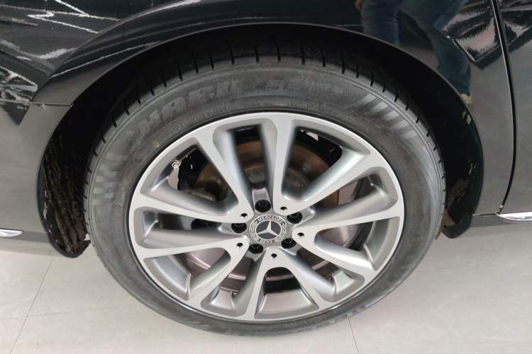Used Mercedes-Benz E-Class 2019 E 300 L Luxury Model Right Rear Wheel Hub