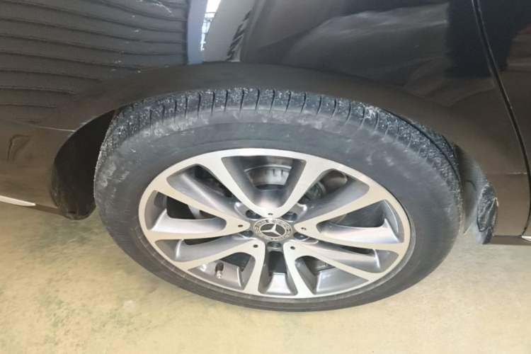 Used Mercedes-Benz E-Class 2019 E 300 L Stylish Model Right Rear Wheel Hub