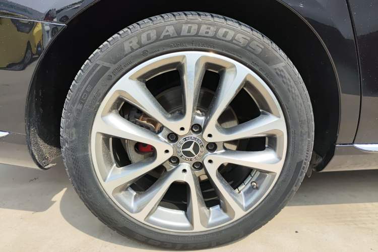 Used Mercedes-Benz E-Class 2019 Restyled E 300 L Luxury Edition Right Rear Wheel Hub