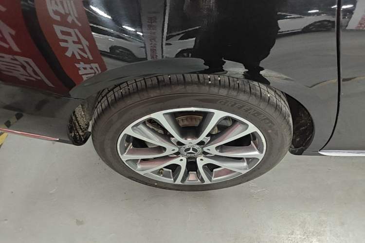 Used Mercedes-Benz E-Class 2019 E 260 L Right Rear Wheel Hub