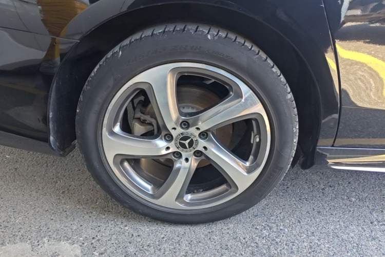 Used Mercedes-Benz E-Class 2019 Restyled E 300 L Sport Luxury Edition Right Rear Wheel Hub