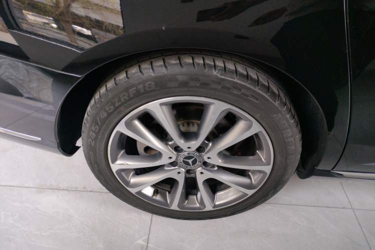 Used Mercedes-Benz E-Class 2019 E 300 L Luxury Model Right Rear Wheel Hub