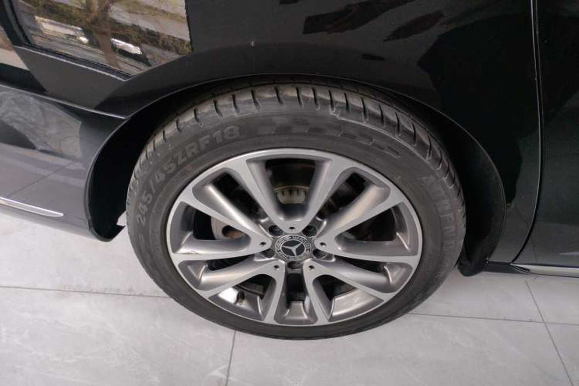 Used Mercedes-Benz E-Class 2019 E 300 L Luxury Model Right Rear Wheel Hub