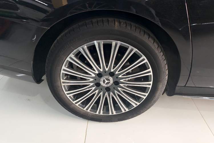 Used Mercedes-Benz E-Class 2019 E 200 L Sport Edition Right Rear Wheel Hub