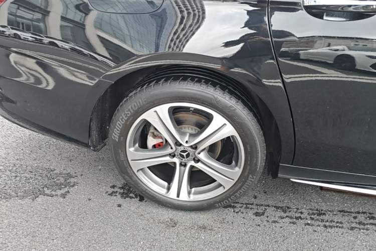 Used Mercedes-Benz E-Class 2019 E 260 L Sport Edition Right Rear Wheel Hub