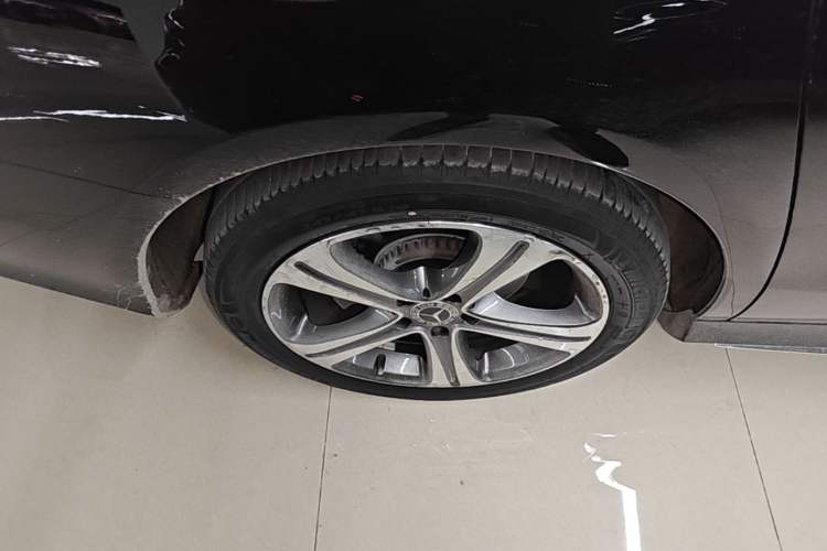 Used Mercedes-Benz E-Class 2019 E 200 L Sport Edition Right Rear Wheel Hub
