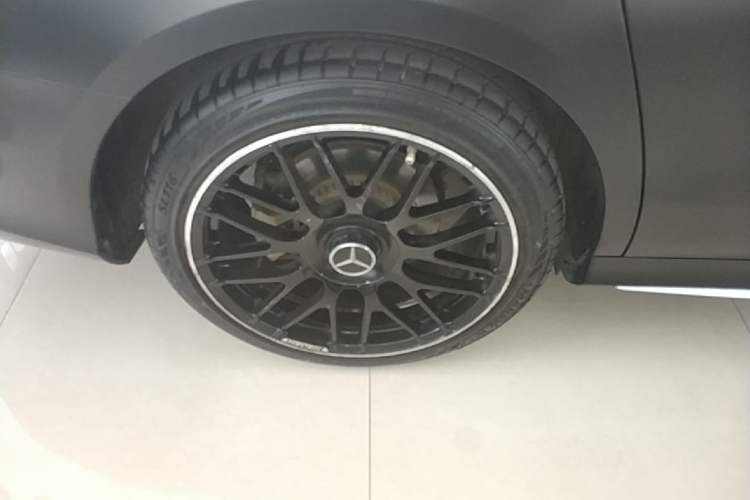 Used Mercedes-Benz E-Class 2019 E 300 L Sporty and Stylish Model Right Rear Wheel Hub