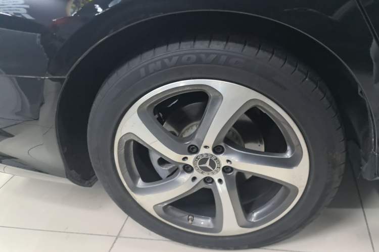 Used Mercedes-Benz E-Class 2019 Restyled E 300 L Sporty and Stylish Edition Right Rear Wheel Hub