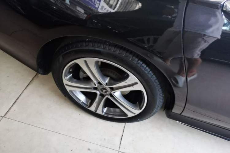 Used Mercedes-Benz E-Class 2019 E 200 L Sport Edition Right Rear Wheel Hub