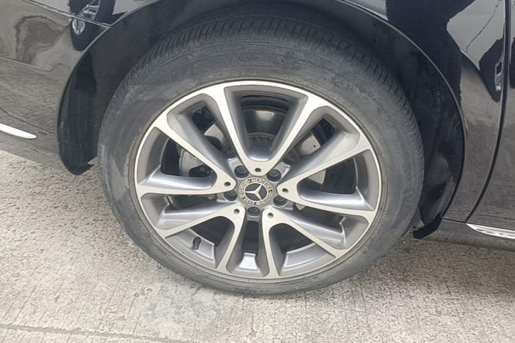 Used Mercedes-Benz E-Class 2019 E 300 L Stylish Model Right Rear Wheel Hub